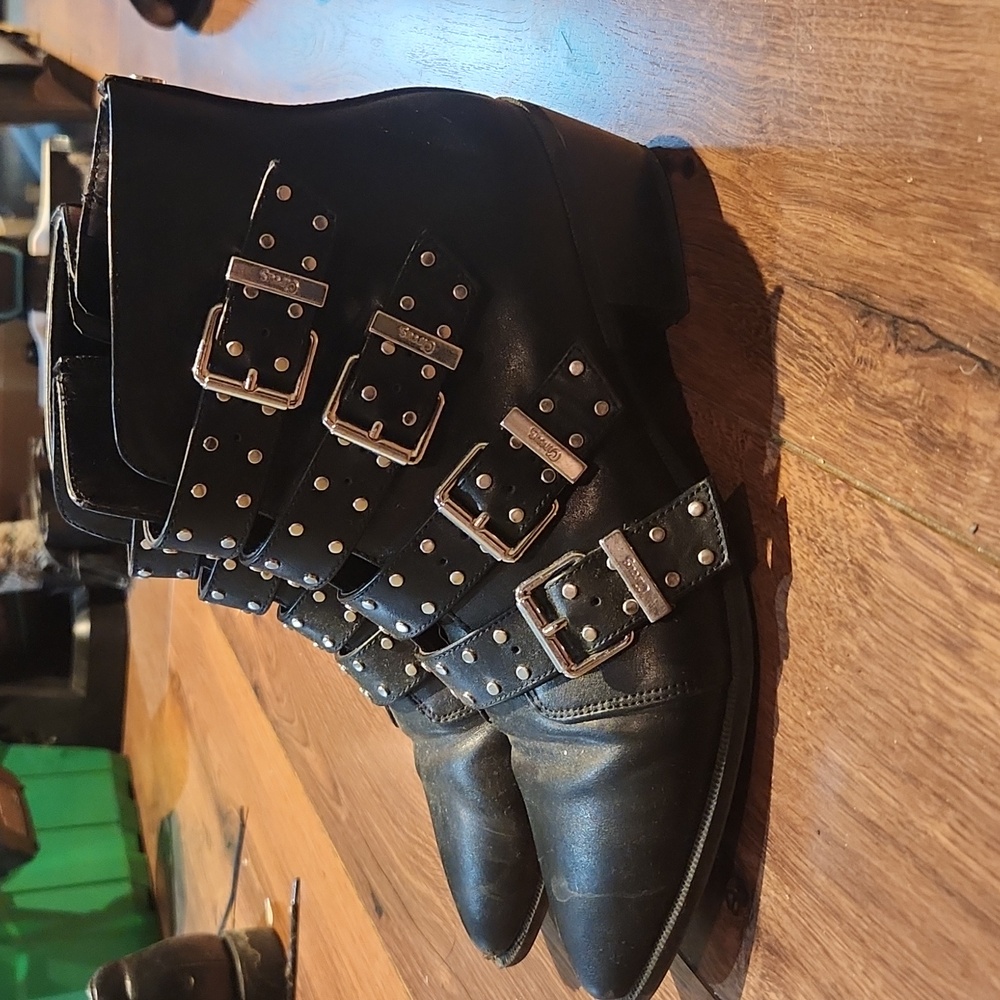 Boots - Picture 1 of 6